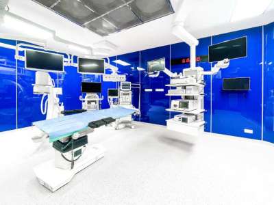 Dynamic Pharma Brings the FIRST CUTTING-EDGE Medical Imaging Systems to Calmette Hospital